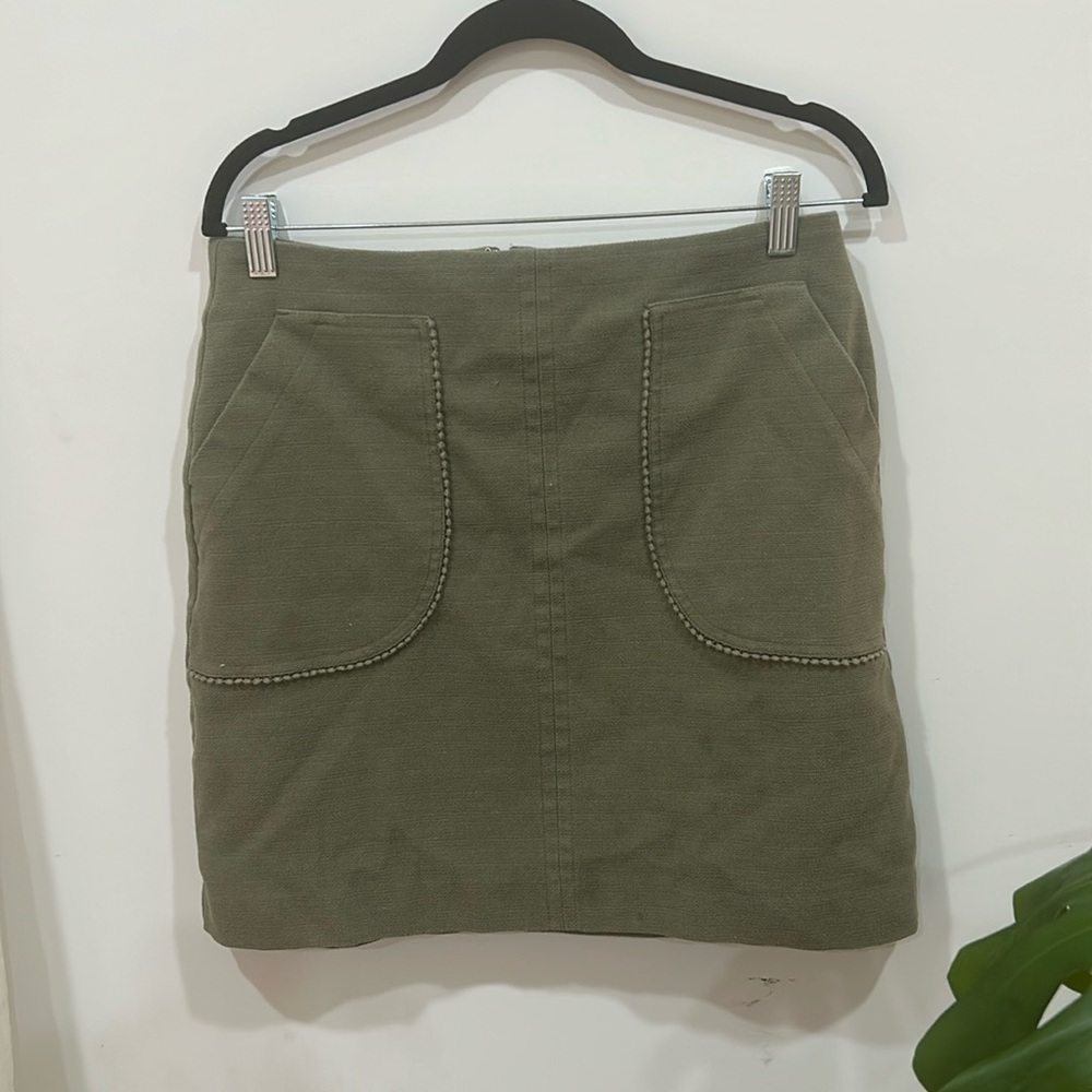 Loft outlet Green Skirt. Size 8.